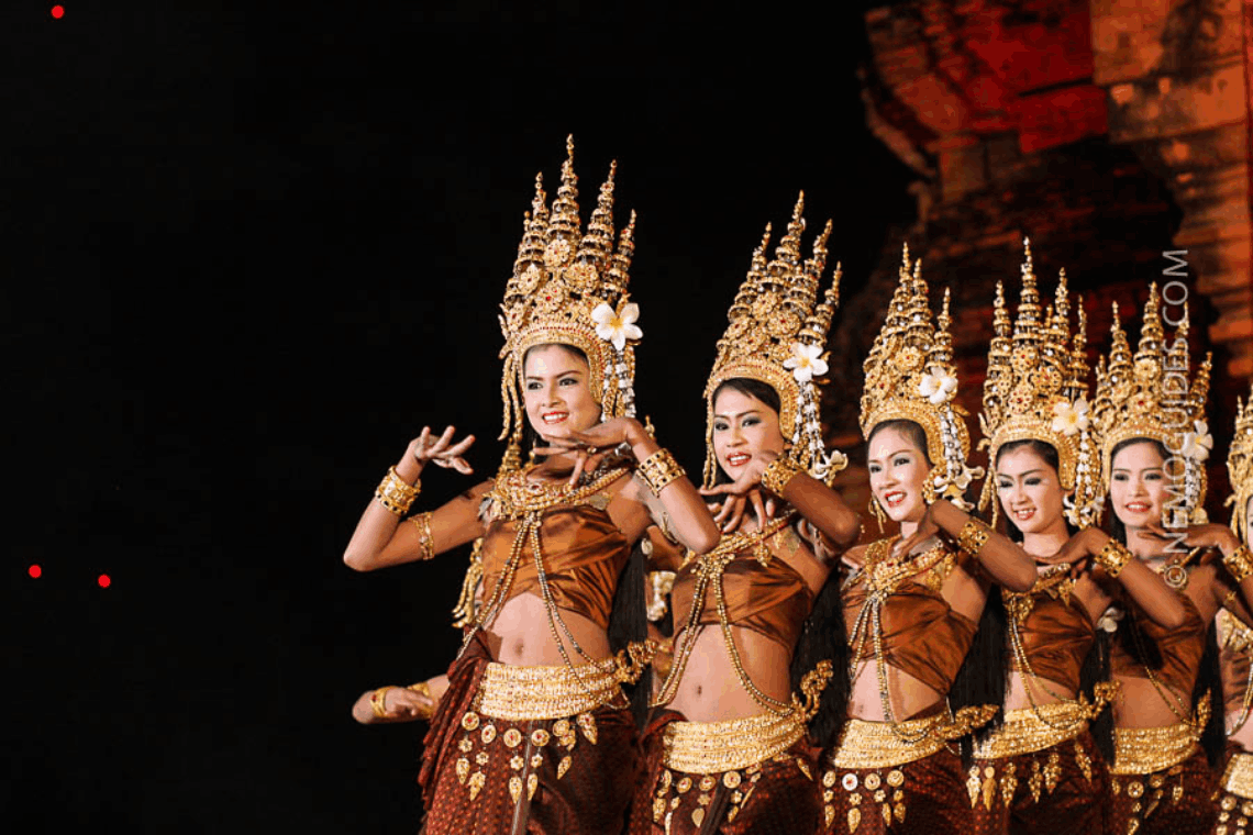 isaan-traditional-dancers