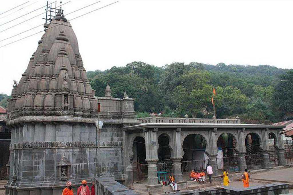 Book Jyotirlinga tour package with Shirdi from Bangalore. Includes Sai Baba darshan, Bhimashankar, Trimbakeshwar, Grishneshwar temples & stay.