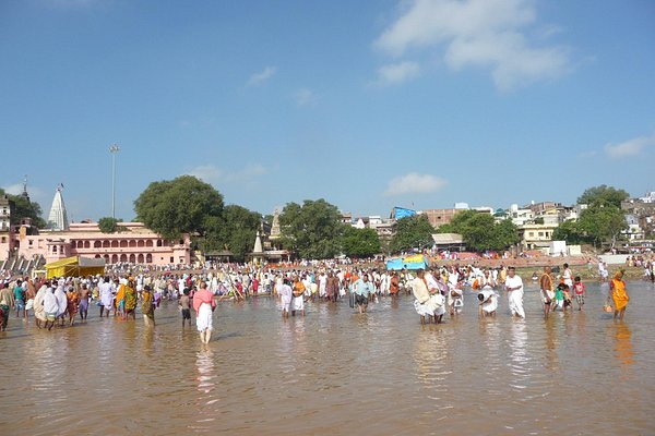 Kashi Gaya Triveni Ayodhya Tour Package from Madurai – Sacred Pilgrimage to Holy Temples and Rivers