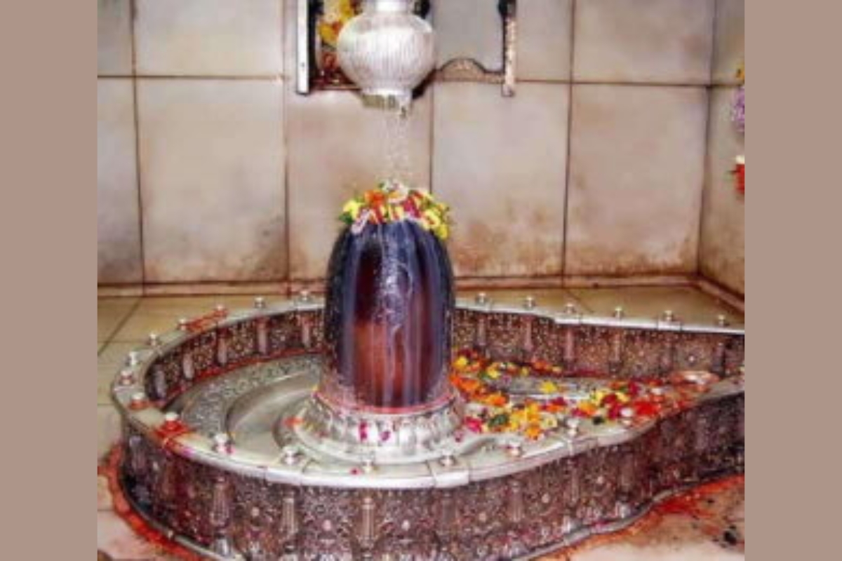 Omkareshwar and Mahakaleshwar Jyotirlinga tour from Hyderabad – spiritual itinerary covering sacred temples of Madhya Pradesh