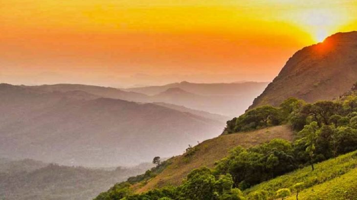Chikmagalur Tour Package from Coimbatore. Karnataka hill station tour with Mullayanagiri, Baba Budangiri, coffee plantations and scenic waterfalls